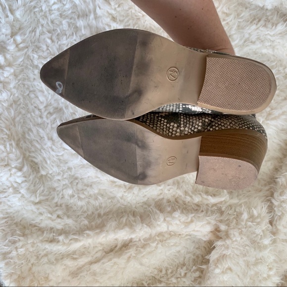 UNIVERSAL THREAD Cari Snake Print Ankle Bootie - Picture 5 of 8